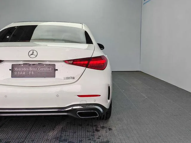 Mercedes-Benz C-Class 2025 C 260 L Versión deportiva interior foto 19 Mercedes-Benz C-Class 2025 C 260 L Versión deportiva interior foto 19