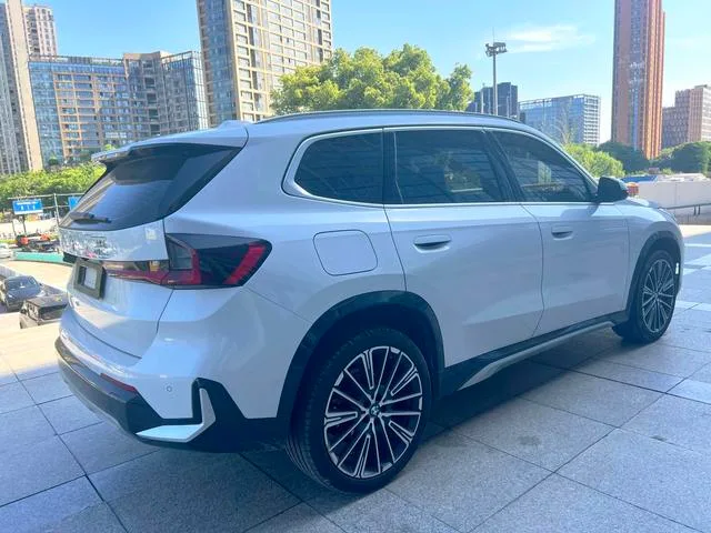 BMW X1 2025 xDrive25Li X Design Suit exterior photo 4 BMW X1 2025 xDrive25Li X Design Suit exterior photo 4