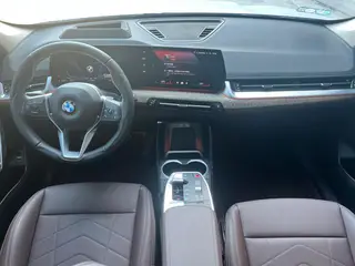 BMW X1 2025 xDrive25Li X Design Suit interior photo 8 BMW X1 2025 xDrive25Li X Design Suit interior photo 8
