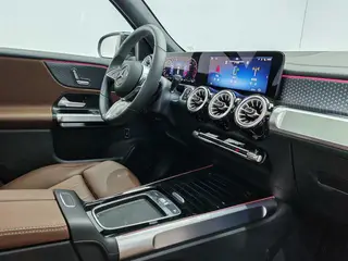 Mercedes-Benz GLB 2024 Mise à jour GLB 220 Type dynamique intérieur photo 15 Mercedes-Benz GLB 2024 Mise à jour GLB 220 Type dynamique intérieur photo 15