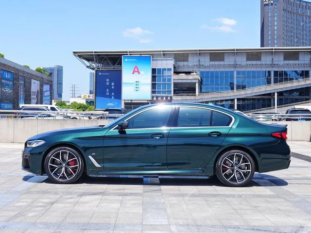 BMW 5 Series 2022 540i Fashion Edition M Sports suit exterior photo 3 BMW 5 Series 2022 540i Fashion Edition M Sports suit exterior photo 3