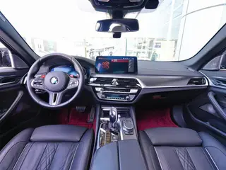 BMW 5 Series 2022 540i Fashion Edition M Sports suit interior photo 10 BMW 5 Series 2022 540i Fashion Edition M Sports suit interior photo 10
