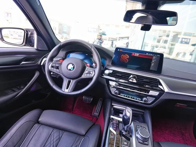 BMW 5 Series 2022 540i Fashion Edition M Sports suit interior photo 11 BMW 5 Series 2022 540i Fashion Edition M Sports suit interior photo 11