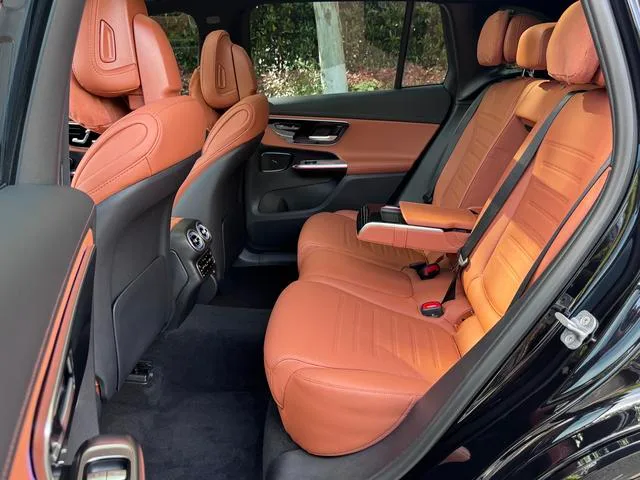 Mercedes-Benz GLC 2024 GLC 300 L 4MATIC Type dynamique 5 Siège intérieur photo 13 Mercedes-Benz GLC 2024 GLC 300 L 4MATIC Type dynamique 5 Siège intérieur photo 13