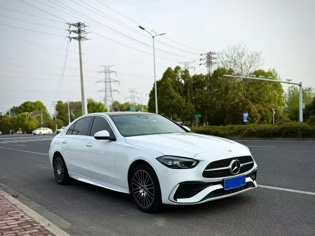 Mercedes-Benz C-Class 2024 C 260 L Спортивная версия экстерьер фото 2 Mercedes-Benz C-Class 2024 C 260 L Спортивная версия экстерьер фото 2