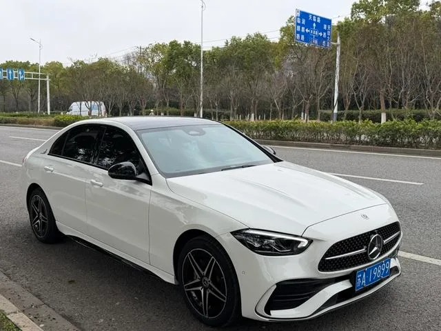 Mercedes-Benz C-Class 2025 C 260 L Edición deportiva Haoye exterior foto 3 Mercedes-Benz C-Class 2025 C 260 L Edición deportiva Haoye exterior foto 3