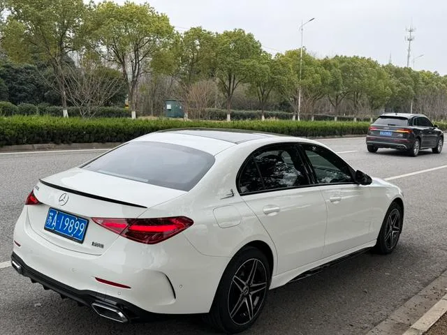 Mercedes-Benz C-Class 2025 C 260 L Edición deportiva Haoye exterior foto 4 Mercedes-Benz C-Class 2025 C 260 L Edición deportiva Haoye exterior foto 4