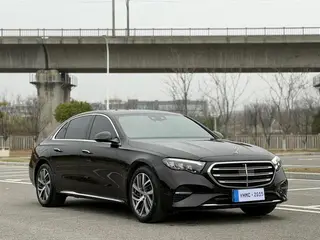 Mercedes-Benz E-Class 2024 E 300 L Estilo de moda Coche exterior foto 3 Mercedes-Benz E-Class 2024 E 300 L Estilo de moda Coche exterior foto 3