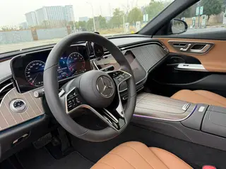Mercedes-Benz E-Class 2024 E 300 L Estilo de moda Coche exterior foto 6 Mercedes-Benz E-Class 2024 E 300 L Estilo de moda Coche exterior foto 6