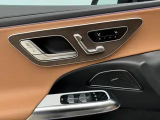 Mercedes-Benz E-Class 2024 E 300 L Estilo de moda Coche exterior foto 9 Mercedes-Benz E-Class 2024 E 300 L Estilo de moda Coche exterior foto 9