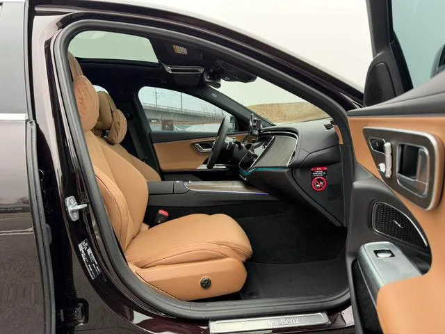 Mercedes-Benz E-Class 2024 E 300 L Estilo de moda Coche interior foto 14 Mercedes-Benz E-Class 2024 E 300 L Estilo de moda Coche interior foto 14