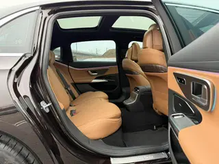 Mercedes-Benz E-Class 2024 E 300 L Estilo de moda Coche interior foto 15 Mercedes-Benz E-Class 2024 E 300 L Estilo de moda Coche interior foto 15