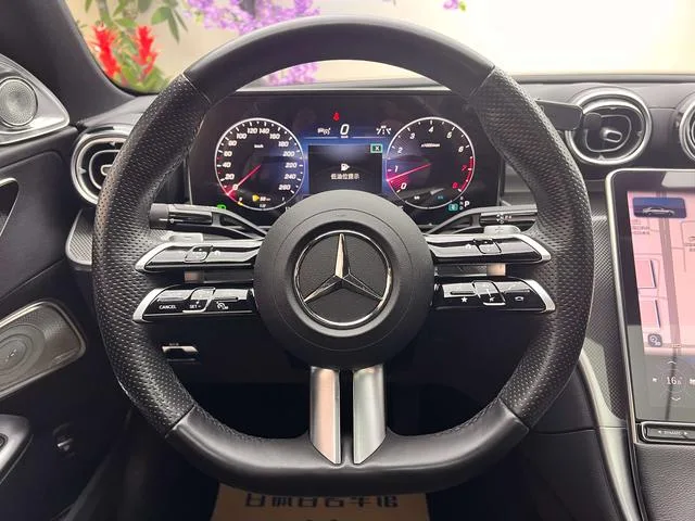 Mercedes-Benz C-Class 2024 C 260 L Versión deportiva interior foto 14 Mercedes-Benz C-Class 2024 C 260 L Versión deportiva interior foto 14