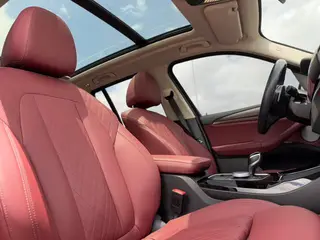 BMW X3 2023 xDrive30i Leading Type M Obsidian Night Suit interior photo 17 BMW X3 2023 xDrive30i Leading Type M Obsidian Night Suit interior photo 17