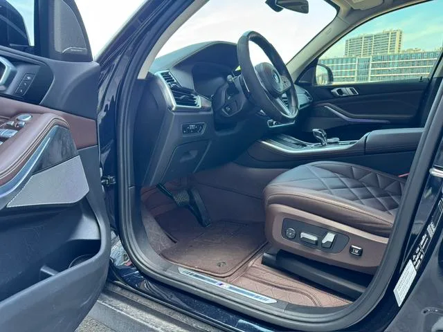 BMW X5 2022 Restyling xDrive 30Li Premium Class M Sports suit exterior photo 4 BMW X5 2022 Restyling xDrive 30Li Premium Class M Sports suit exterior photo 4