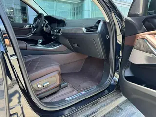 BMW X5 2022 Restyling xDrive 30Li Premium Class M Sports suit interior photo 7 BMW X5 2022 Restyling xDrive 30Li Premium Class M Sports suit interior photo 7