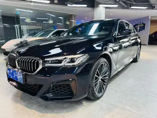 BMW 5 Series 2023 530Li Líder M Conjunto deportivo