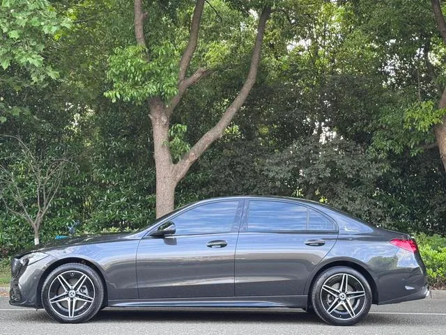 Mercedes-Benz C-Class 2024 C 260 L Hao Night Sports Edition exterior photo 3 Mercedes-Benz C-Class 2024 C 260 L Hao Night Sports Edition exterior photo 3