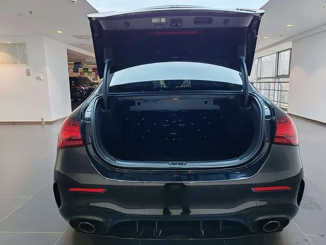 Mercedes-Benz A-Class AMG 2024 AMG A 35 L 4MATIC exterior foto 10 Mercedes-Benz A-Class AMG 2024 AMG A 35 L 4MATIC exterior foto 10