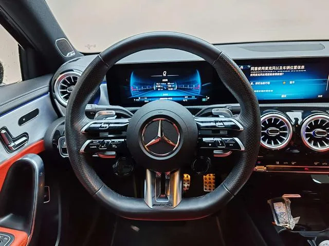 Mercedes-Benz A-Class AMG 2024 AMG A 35 L 4MATIC interior foto 19 Mercedes-Benz A-Class AMG 2024 AMG A 35 L 4MATIC interior foto 19