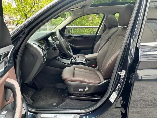 BMW X3 2022 xDrive25i M Ensemble de sport extérieur photo 3 BMW X3 2022 xDrive25i M Ensemble de sport extérieur photo 3