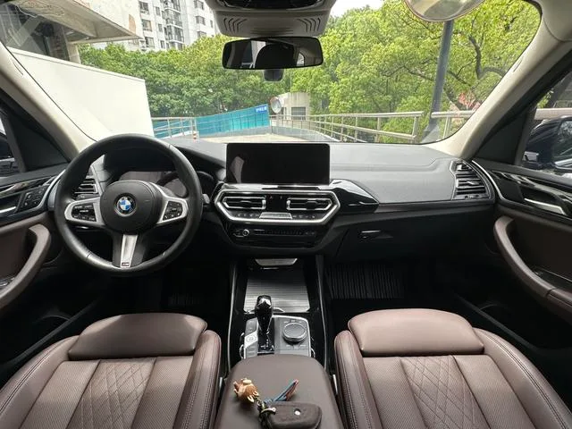 BMW X3 2022 xDrive25i M Ensemble de sport extérieur photo 6 BMW X3 2022 xDrive25i M Ensemble de sport extérieur photo 6