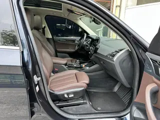 BMW X3 2022 xDrive25i M Ensemble de sport intérieur photo 9 BMW X3 2022 xDrive25i M Ensemble de sport intérieur photo 9