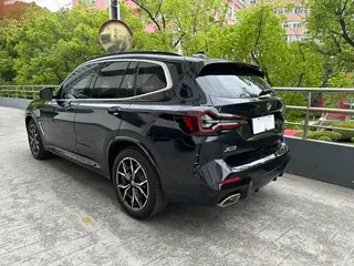 BMW X3 2022 xDrive25i M Ensemble de sport intérieur photo 16 BMW X3 2022 xDrive25i M Ensemble de sport intérieur photo 16