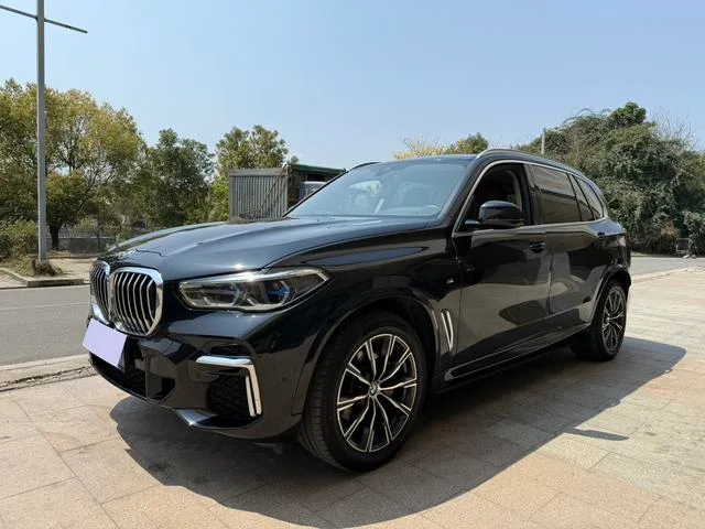 BMW X5 2022 Mise à jour xDrive 30Li Type de luxe M Ensemble de sport extérieur photo 1 BMW X5 2022 Mise à jour xDrive 30Li Type de luxe M Ensemble de sport extérieur photo 1