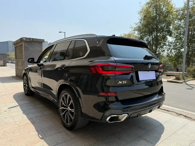 BMW X5 2022 Mise à jour xDrive 30Li Type de luxe M Ensemble de sport extérieur photo 6 BMW X5 2022 Mise à jour xDrive 30Li Type de luxe M Ensemble de sport extérieur photo 6