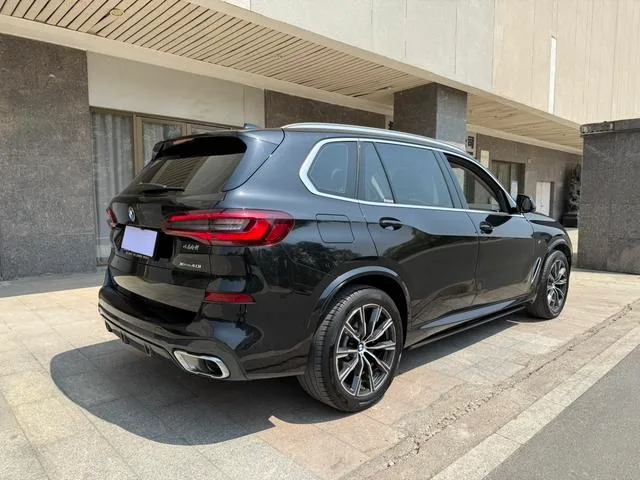 BMW X5 2022 Mise à jour xDrive 30Li Type de luxe M Ensemble de sport extérieur photo 8 BMW X5 2022 Mise à jour xDrive 30Li Type de luxe M Ensemble de sport extérieur photo 8
