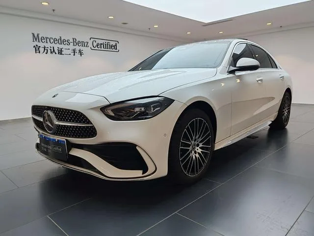 Mercedes-Benz C-Class 2024 C 260 L Versión deportiva exterior foto 1 Mercedes-Benz C-Class 2024 C 260 L Versión deportiva exterior foto 1
