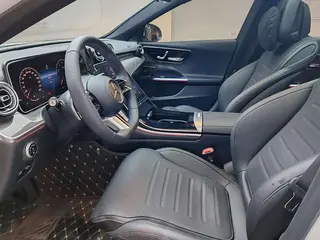 Mercedes-Benz C-Class 2024 C 260 L Versión deportiva interior foto 17 Mercedes-Benz C-Class 2024 C 260 L Versión deportiva interior foto 17