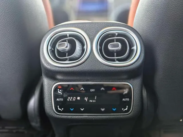Mercedes-Benz GLC 2023 Reforma GLC 300 L 4MATIC Dinámico 7 Asiento interior foto 12 Mercedes-Benz GLC 2023 Reforma GLC 300 L 4MATIC Dinámico 7 Asiento interior foto 12