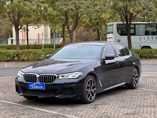 BMW 5 Series 2022 Trois lifting 530Li Type de luxe M Ensemble de sport extérieur photo 1 BMW 5 Series 2022 Trois lifting 530Li Type de luxe M Ensemble de sport extérieur photo 1