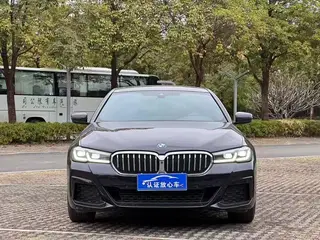 BMW 5 Series 2022 Trois lifting 530Li Type de luxe M Ensemble de sport extérieur photo 2 BMW 5 Series 2022 Trois lifting 530Li Type de luxe M Ensemble de sport extérieur photo 2