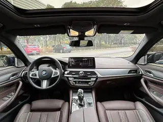 BMW 5 Series 2022 Trois lifting 530Li Type de luxe M Ensemble de sport extérieur photo 4 BMW 5 Series 2022 Trois lifting 530Li Type de luxe M Ensemble de sport extérieur photo 4