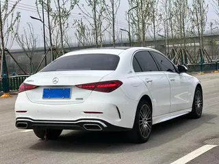 Mercedes-Benz C-Class 2024 C 260 L Version sportive extérieur photo 4 Mercedes-Benz C-Class 2024 C 260 L Version sportive extérieur photo 4