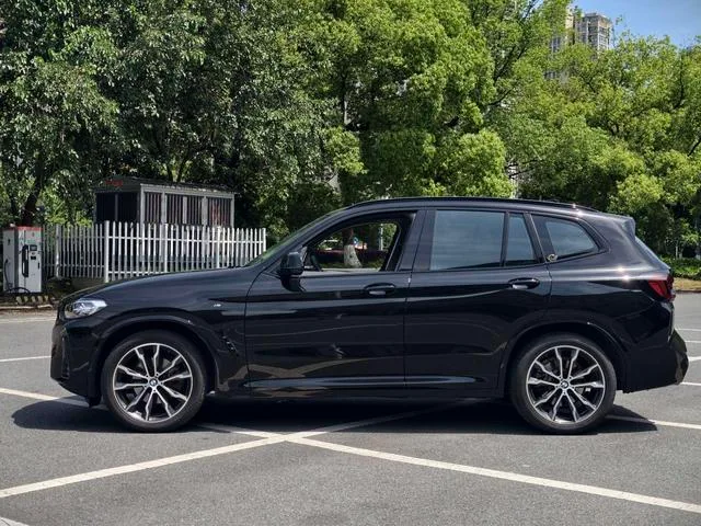 BMW X3 2022 Deuxième lifting xDrive30i Leader M Ensemble de nuit Yao extérieur photo 3 BMW X3 2022 Deuxième lifting xDrive30i Leader M Ensemble de nuit Yao extérieur photo 3