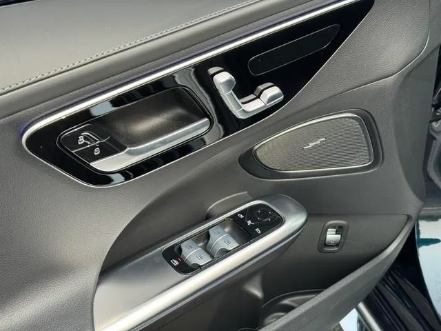 Mercedes-Benz C-Class 2023 Restyling C 260 L Sports version exterior photo 5 Mercedes-Benz C-Class 2023 Restyling C 260 L Sports version exterior photo 5