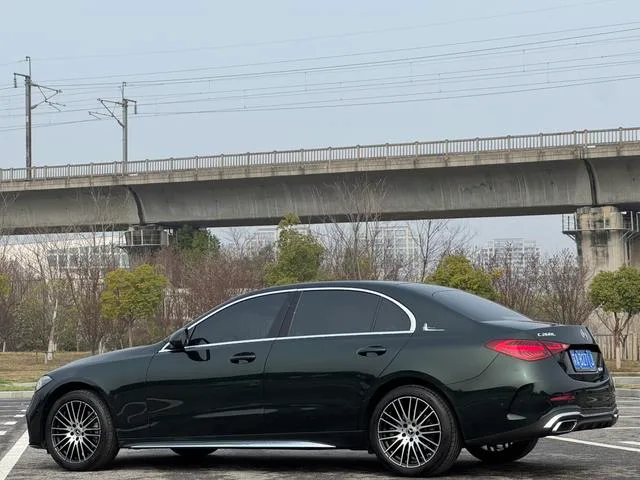 Mercedes-Benz C-Class 2023 Restyling C 260 L Sports version interior photo 18 Mercedes-Benz C-Class 2023 Restyling C 260 L Sports version interior photo 18