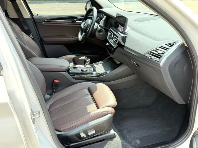 BMW X3 2022 Restyling xDrive25i M Sports suit interior photo 9 BMW X3 2022 Restyling xDrive25i M Sports suit interior photo 9