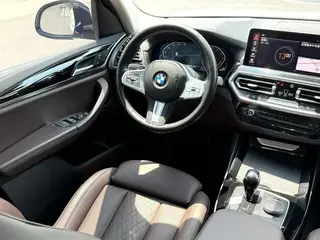 BMW X3 2022 Restyling xDrive25i M Sports suit interior photo 10 BMW X3 2022 Restyling xDrive25i M Sports suit interior photo 10