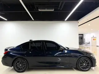 BMW 3 Series 2021 Restyling 325i M Sports Night Suit interior photo 7 BMW 3 Series 2021 Restyling 325i M Sports Night Suit interior photo 7