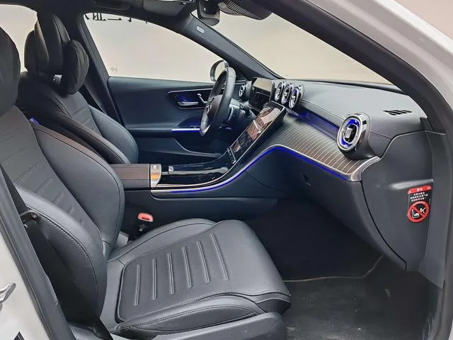 Mercedes-Benz C-Class 2024 C 260 L Edición deportiva Haoye interior foto 15 Mercedes-Benz C-Class 2024 C 260 L Edición deportiva Haoye interior foto 15