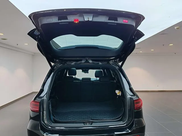 Mercedes-Benz GLB 2024 GLB 220 Estilo de moda exterior foto 10 Mercedes-Benz GLB 2024 GLB 220 Estilo de moda exterior foto 10