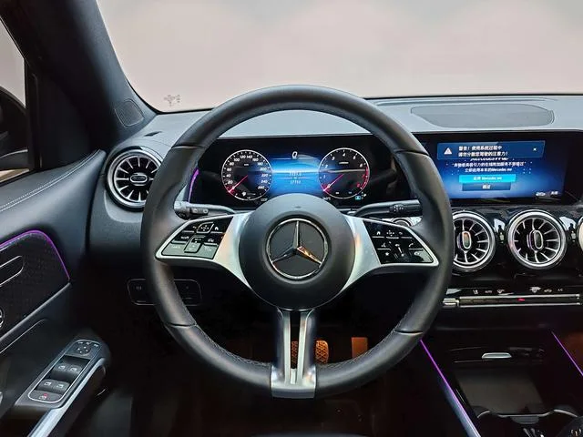 Mercedes-Benz GLB 2024 GLB 220 Estilo de moda interior foto 14 Mercedes-Benz GLB 2024 GLB 220 Estilo de moda interior foto 14