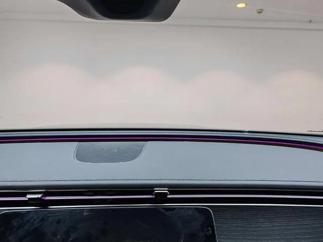 Mercedes-Benz E-Class 2024 E 300 L Fashionable sports car interior photo 10 Mercedes-Benz E-Class 2024 E 300 L Fashionable sports car interior photo 10