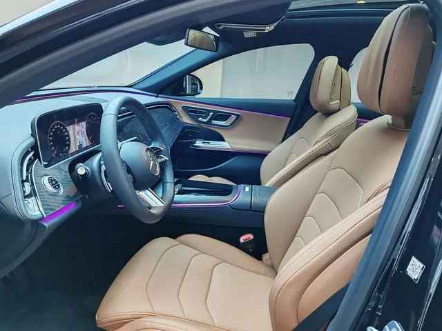 Mercedes-Benz E-Class 2024 E 300 L Fashionable sports car interior photo 12 Mercedes-Benz E-Class 2024 E 300 L Fashionable sports car interior photo 12