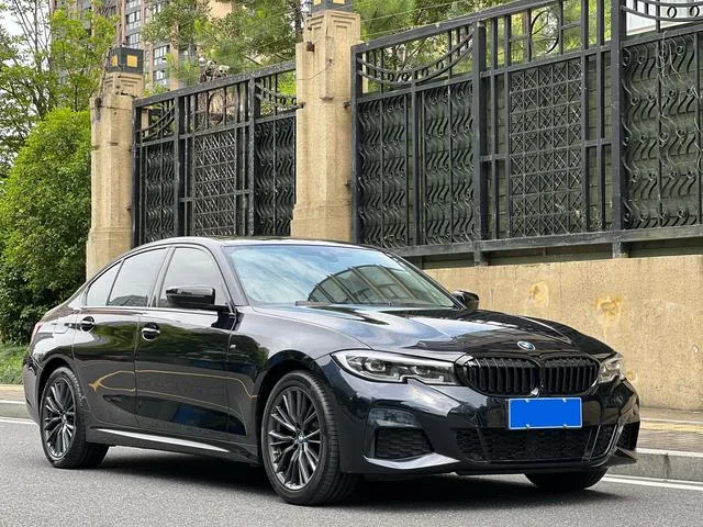 BMW 3 Series 2021 Reforma 325i M Traje nocturno deportivo Yao exterior foto 3 BMW 3 Series 2021 Reforma 325i M Traje nocturno deportivo Yao exterior foto 3